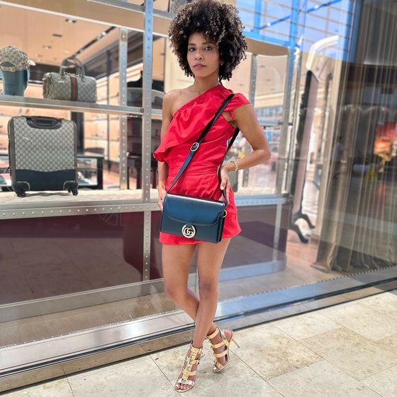 Gucci Women's GG Interlocking Flap Crossbody Bag Black DM1 - Picture 2 of 16